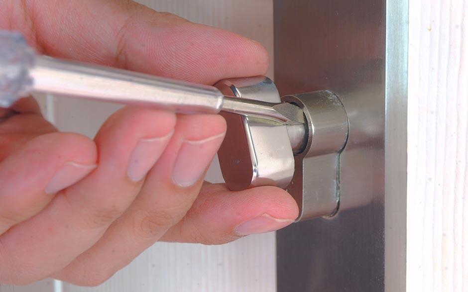  changer une serrure de porte Paris 5