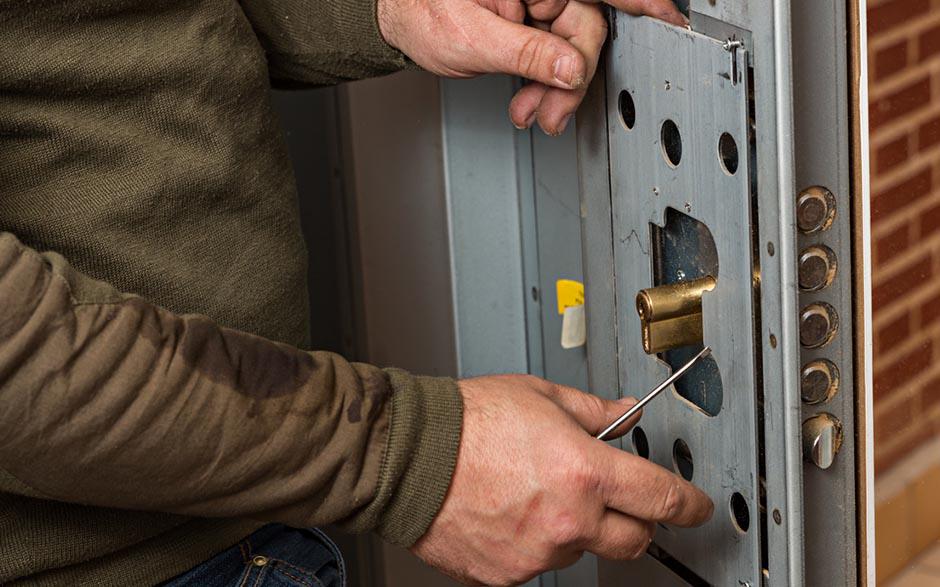  changer une serrure de porte Paris 5
